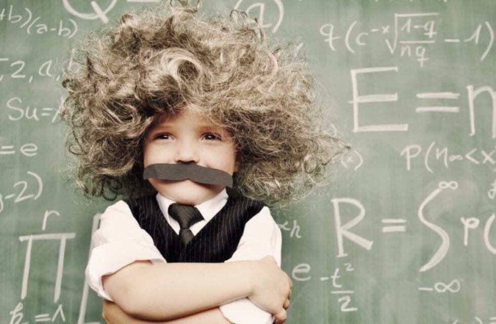 La historia de un niño de 13 años que se graduó con cuatro títulos de la Universidad de California