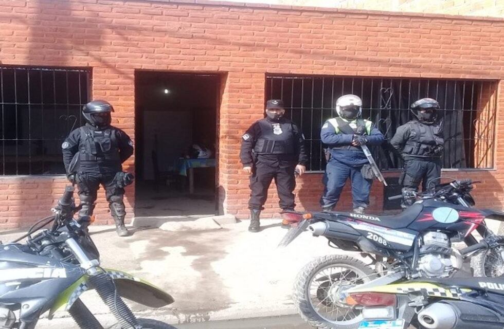 Allanamientos: secuestro de armas e investigación por robo de ganado en Simoca