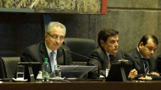 Cambio de mando\u002E Sale Passalacqua (izquierda) entra Herrera Ahuad (derecha)\u002E Rovira (centro)\u002E