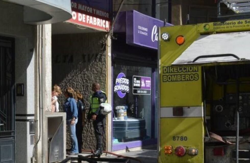 Incendio en el centro bahiense: varias personas afectadas
