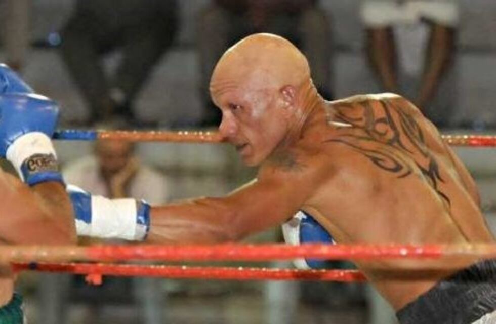 El exboxeador Kojak baleó a un hombre porque habría mensajeado a su novia