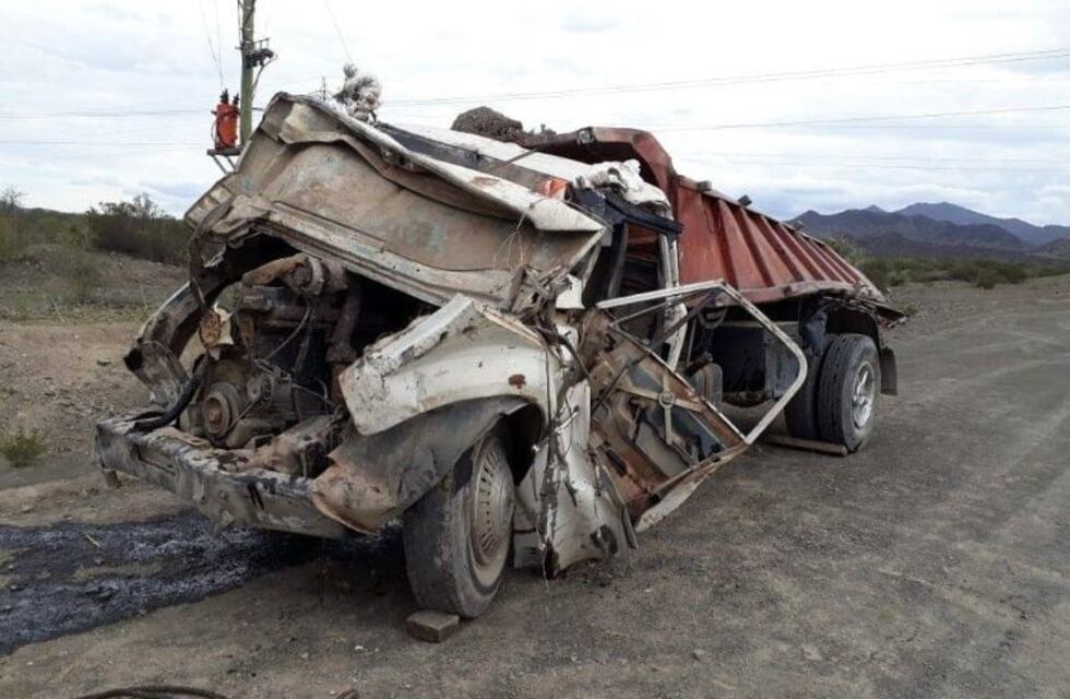 Se quedaron sin frenos y tuvieron que tirarse del camión para salvarse