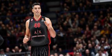 Luis Scola, en un partido con el Olimpia Milano\u002E DEPORTES @OLIMPIAMI1936