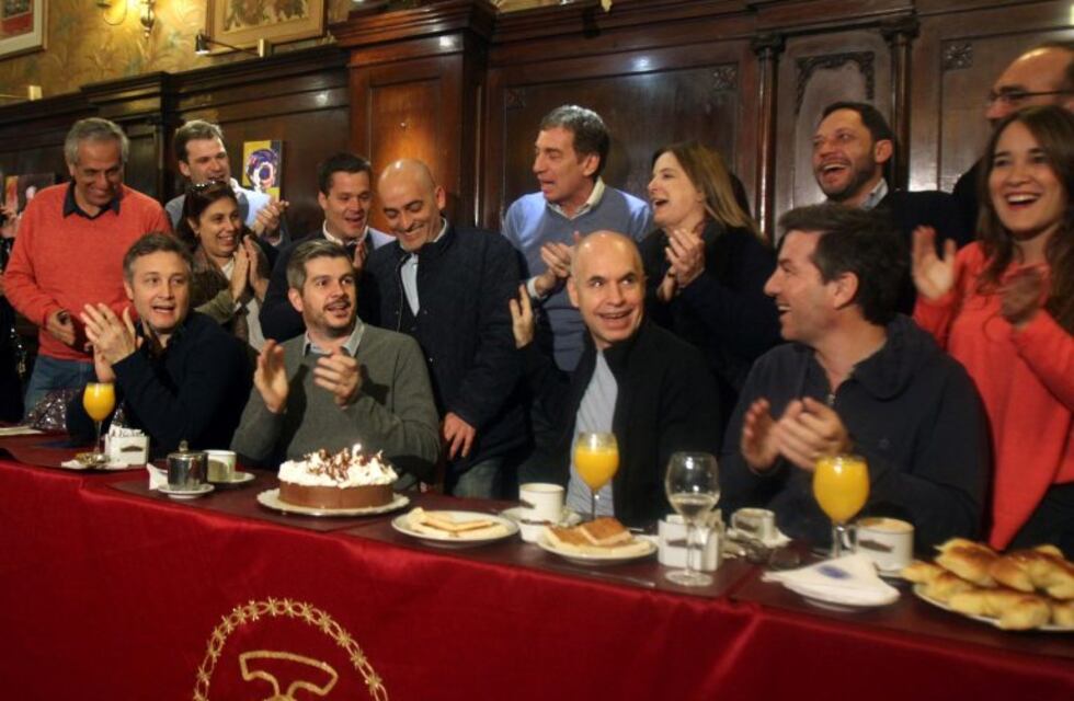 Marcos Peña aseguró que "a las 21 estarán los primeros resultados" de las elecciones