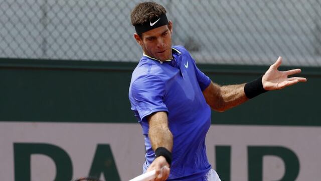 RG25 PARu00cdS (FRANCIA), 30/05/2017.- El tenista argentino Juan Martu00edn Del Potro devuelve una bola a su compatriota Guido Pella durante el partido de primera ronda de Roland Garros que ambos disputaron en Paru00eds, Francia, hoy, 30 de mayo de 2017. EFE/ETIENNE LAURENT