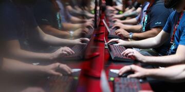 exposicion de entretenimiento electronico\r\n\r\nLOS ANGELES, CA - JUNE 13: Gamers compete in PC gaming at the 'Nvidia' booth during the Electronic Entertainment Expo E3 at the Los Angeles Convention Center on June 13, 2017 in Los Angeles, California\u002E Christian Petersen/Getty Images/AFP\r\n== FOR NEWSPAPERS, INTERNET, TELCOS & TELEVISION USE ONLY == eeuu los angeles Electronic Entertainment Expo E3 industria de los videojuegos
