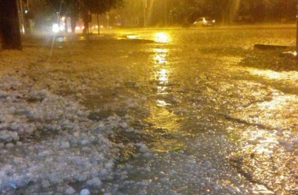 Advierten que abril será un mes con fuertes lluvias en la región