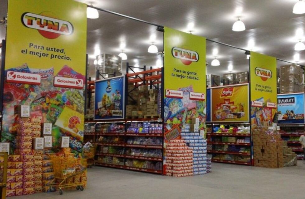 Un grupo de delincuentes asaltó una distribuidora mayorista y se enfrentó a balazos con la policía