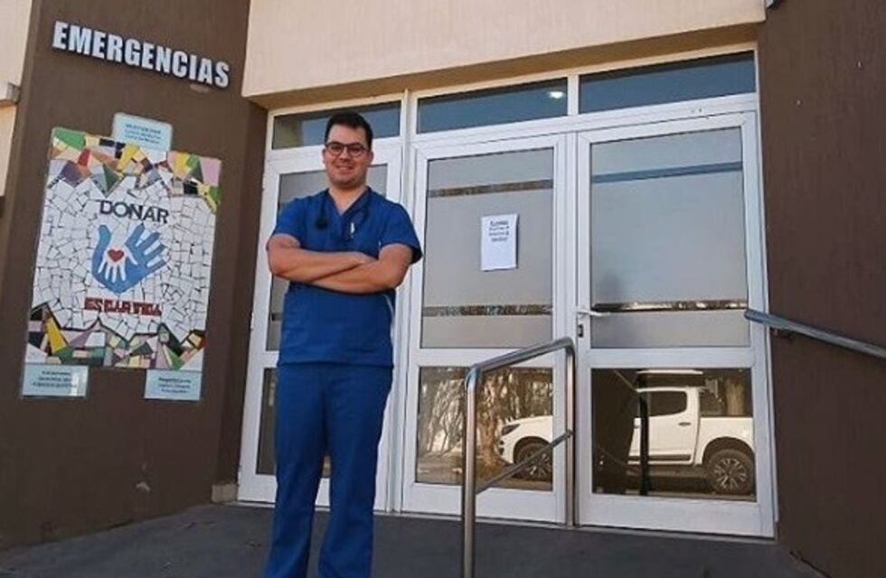 El puntaltense Jacinto Theaux estrenó el título de médico en la Pandemia