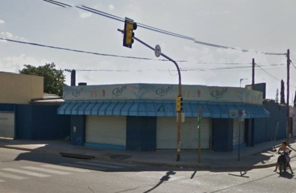 ¡Con lo que cuesta! Fue detenido por robar medio kilo de carne de un supermercado