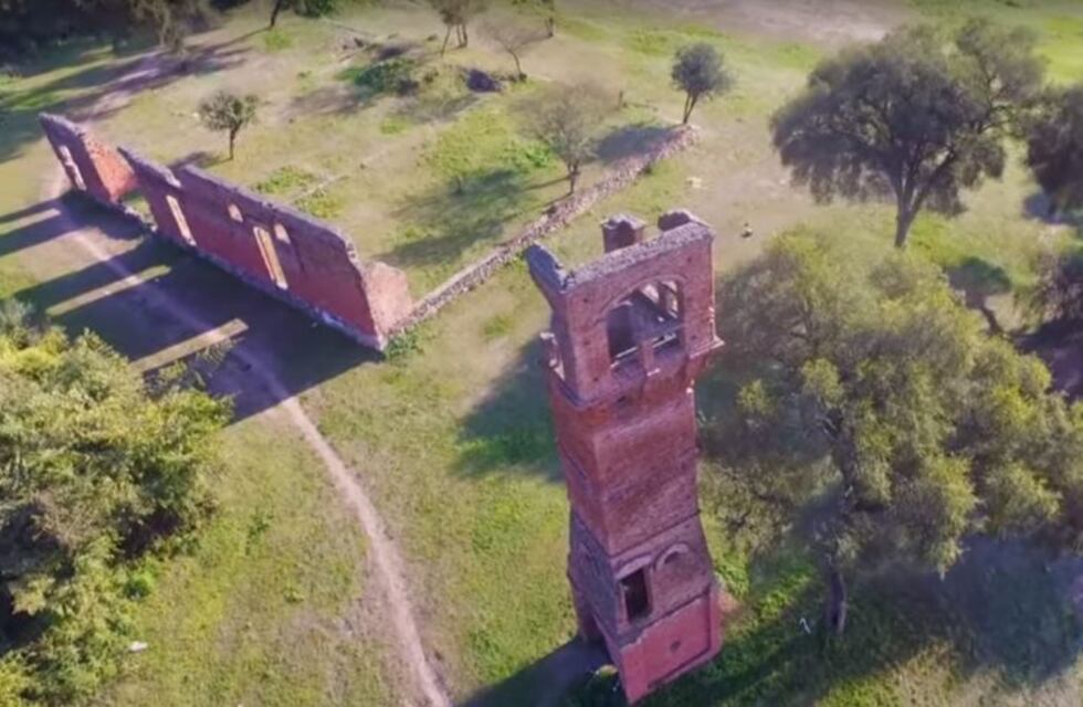Vecinos de La Cocha intentan impedir la demolición de un castillo abandonado