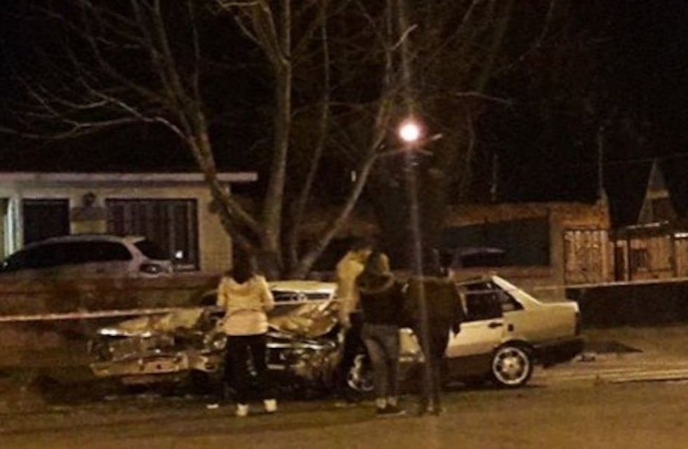 ¡Terrible choque!: seis jóvenes heridos entre tres autos