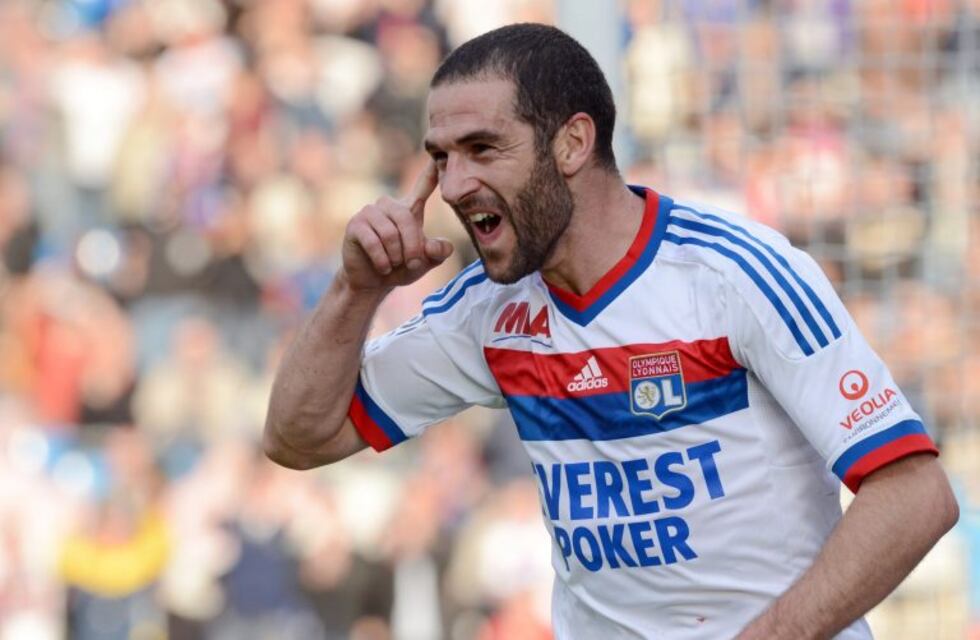 El gesto de Lisandro López en el debut como profesional de Emiliano Sala