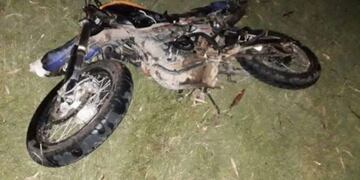 Accidente en Jachal, moto chocó desde atrás a un auto