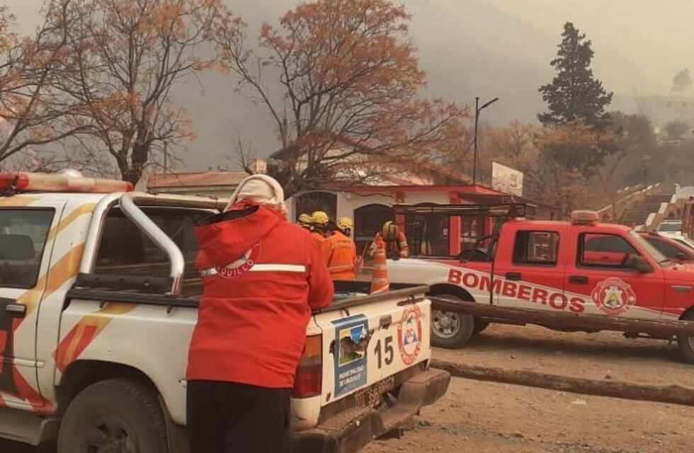 Villa Allende: estudiantes ganaron un premio y lo donaron a los bomberos