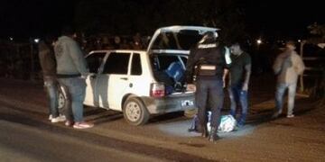 El vehículo en el que viajaba el joven detenido junto a su familia\u002E (Policía del Chaco)