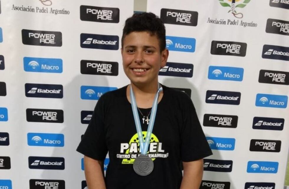 El campeón azuleño de padel que busca financiar su viaje al Mundial