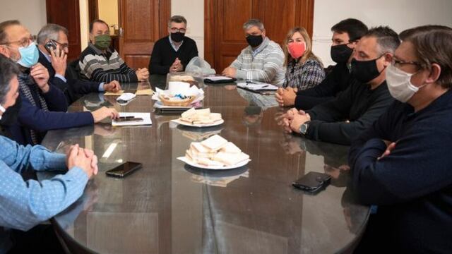 Los gremios quieren volver a sentarse a discutir un aumento de haberes.