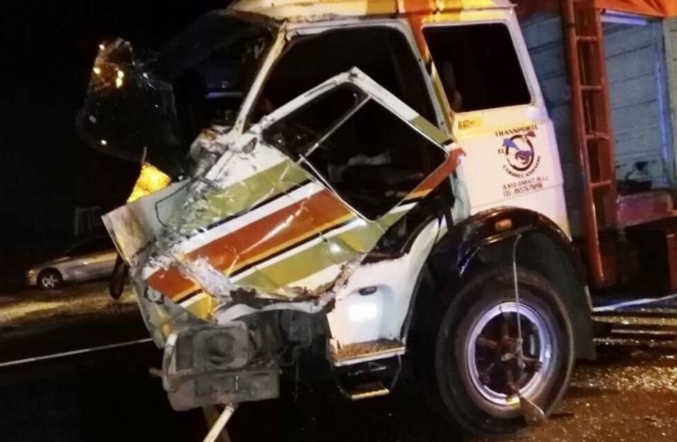 Dos camiones chocaron de frente en San Luis