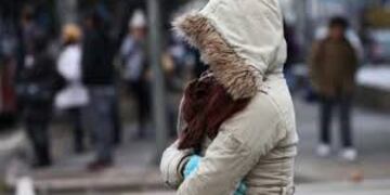 El frío volverá a hacerse sentir con fuerza en Santiago durante este jueves\u002E