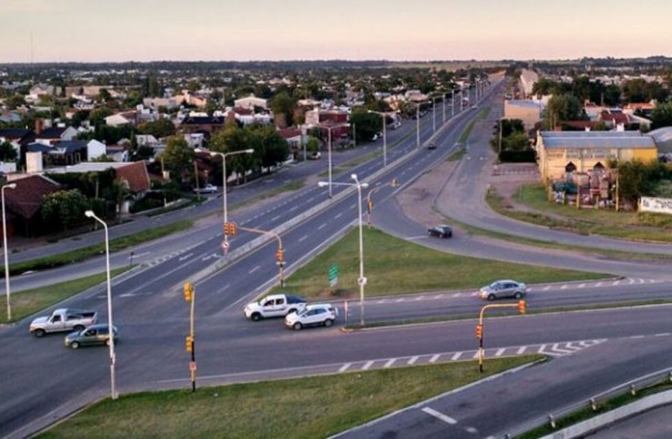 Plantan mas de tres mil árboles en la Avenida de Circunvalación de Santa Rosa