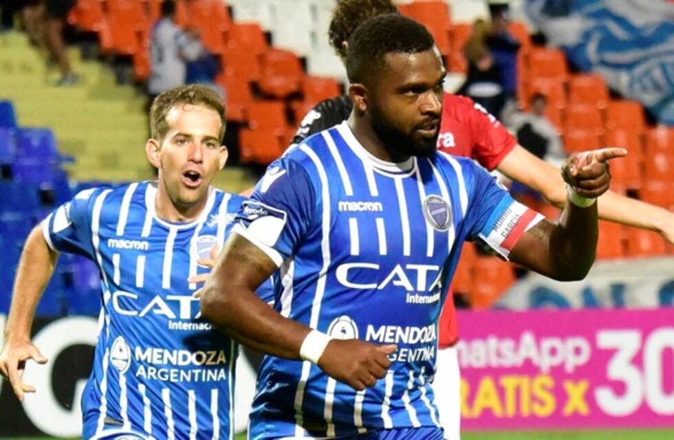 Godoy Cruz venció a Colón y se subió al podio de la Súperliga