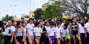 Hubo maratón para todos los estudiantes sobre la Avenida Costanera