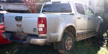 Cerca de la localidad de El Colorado iniciaron una persecución que terminó con el secuestro de contrabando y la constatación del robo del vehículo