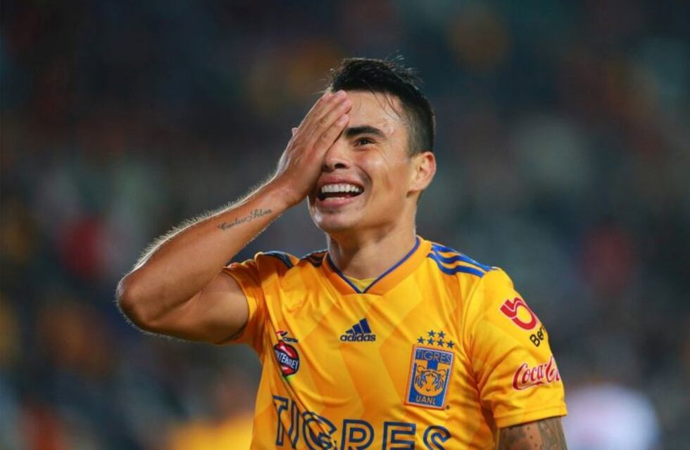 Golazo de Zelarayán a Pachuca, y festejo Pirata