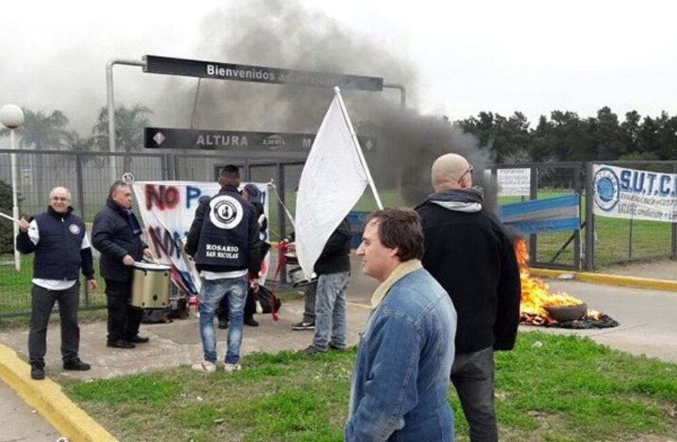 Trabajadores de vigilancia volvieron a manifestarse en el supermercado Carrefour por irregularidades en las condiciones de trabajo