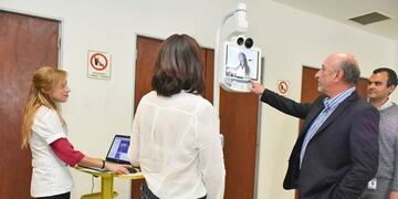 El Garrahan donó un dispositivo robótico al Materno Infantil de Salta\u002E (Gobierno de Salta)