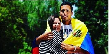 Caminó de Venezuela a Buenos Aires para ver nacer a su hijo, ¡y llegó!