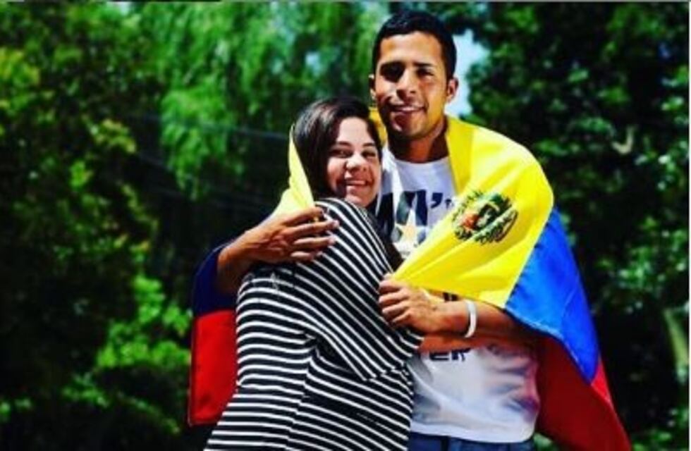 Caminó de Venezuela a Buenos Aires para ver nacer a su hijo, ¡y llegó!