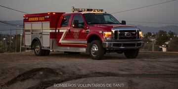 Flamante unidad móvil presentada por los Bomberos Voluntarios de Tanti\u002E (Foto: Facebook / Bomberos Voluntarios Tanti)\u002E