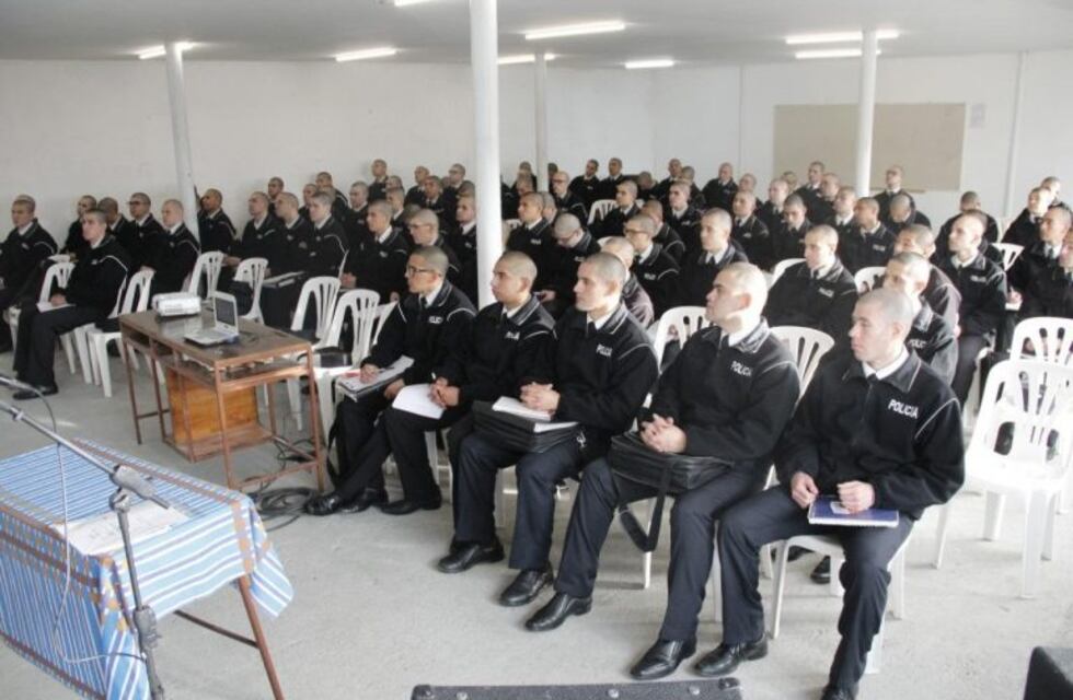 Capacitan en violencia de género a aspirantes a agentes de policía