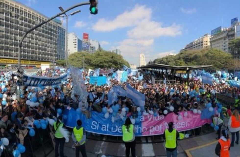 Se realizó una marcha contra la despenalización del aborto en el Obelisco