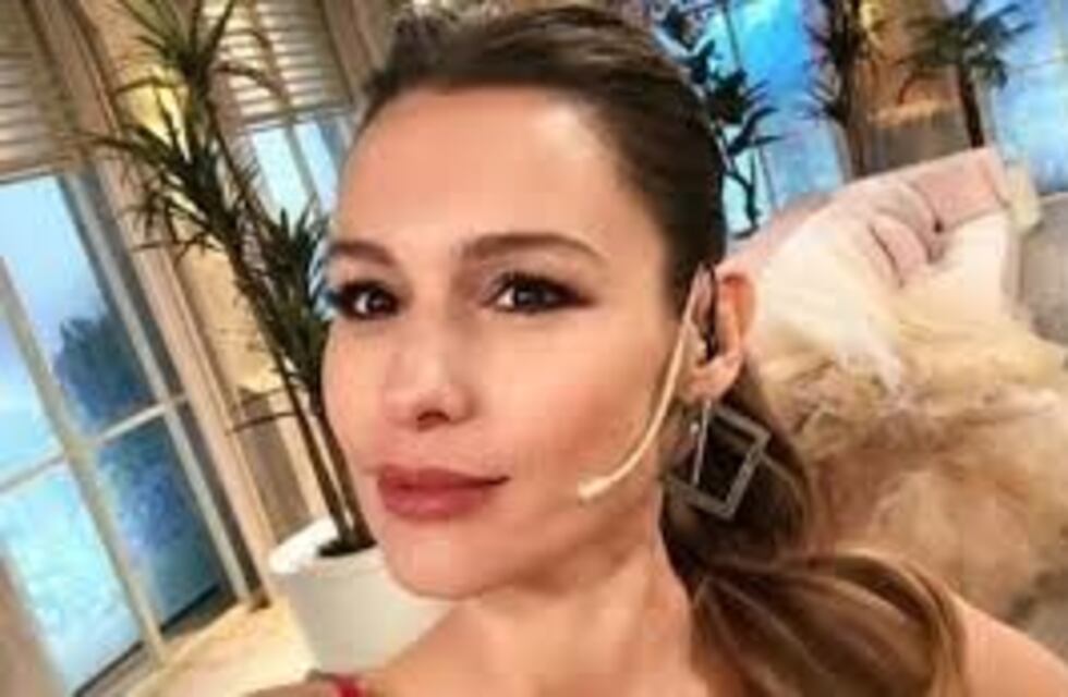 Pampita se "autoescrachó" en Instagram con tres divertidas fotos