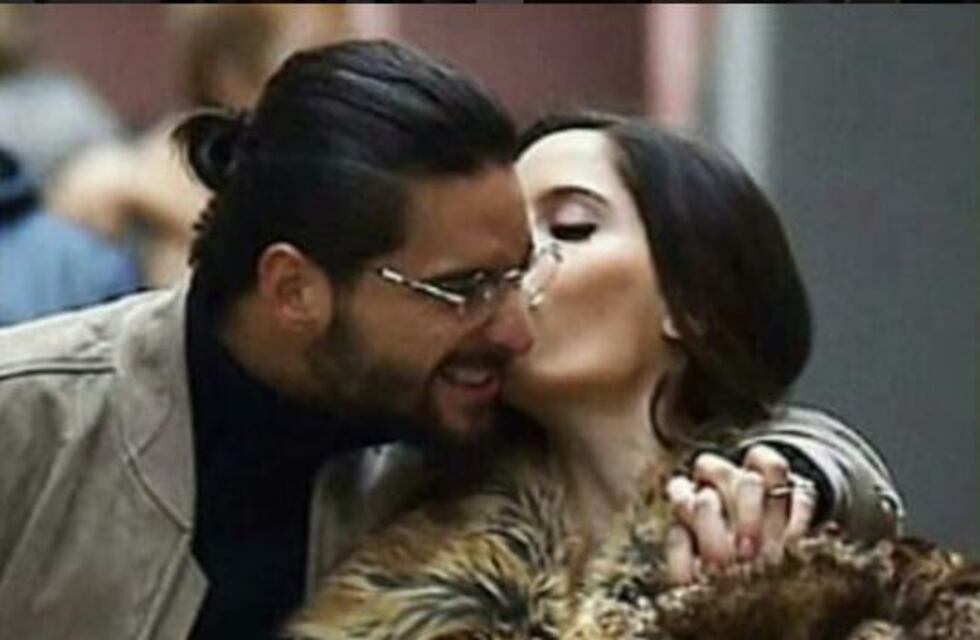 Maluma hizo subir a su novia al escenario y le declaró su amor en pleno show