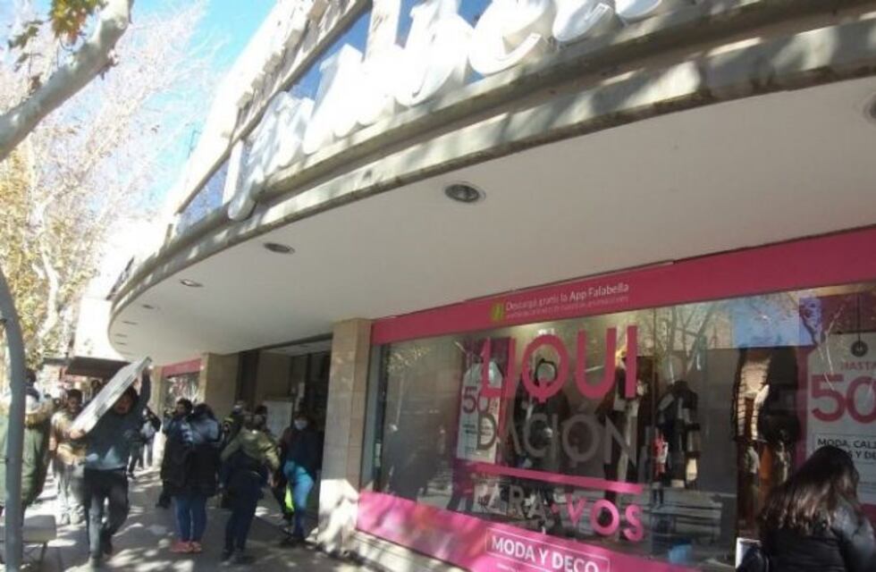 Ofrecen retiros voluntarios a trabajadores de Falabella en San Juan