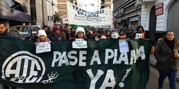 Movilización de ATE por el pase a planta permanemte\u002E (ATE)