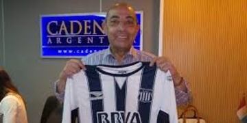 Futbolero e hincha de Racing Club, el conductor sanjuanino en Córdoba adoptó a Talleres\u002E