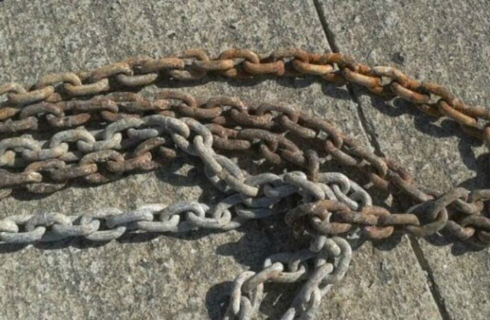 Un menor de edad amenazó a sus vecinos con un tramo de cadena y fue detenido