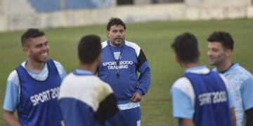 Ricardo Pancaldo volvió a meter mano en la formación\u002E Sabe que es imperioso que la Academia sume ante Desamparados\u002E