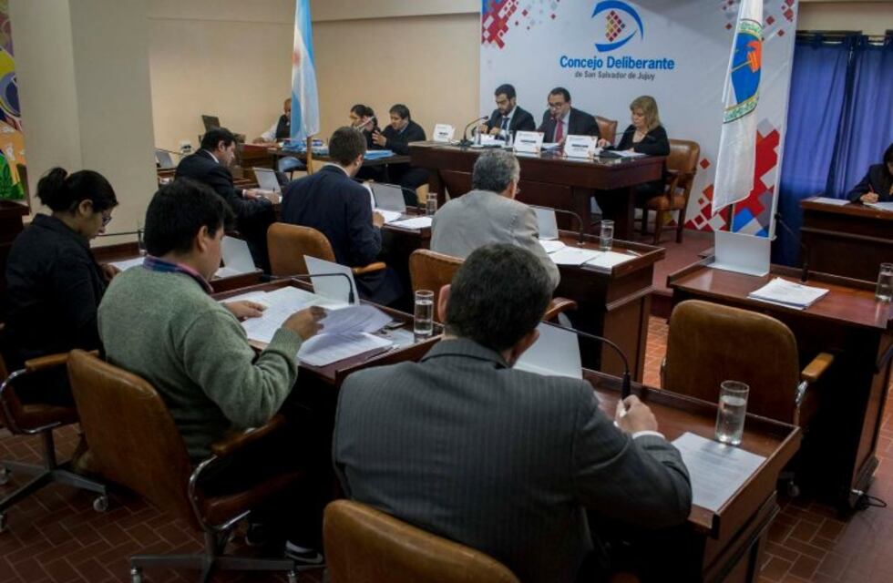 Concejales recibirán opiniones sobre el aumento del boleto de colectivos