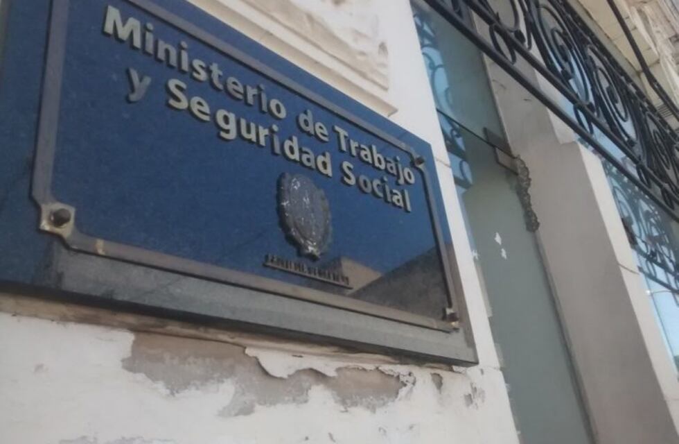 Viernes con doble paritaria: se reúnen empleados de la administración central y trabajadores de la salud
