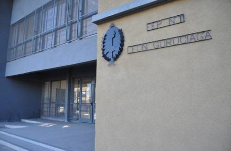 Persecución policial terminó con dos hombres detenidos por intento de robo