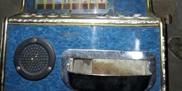 Allanamiento a banda de extorsionadores: secuestran 70 tragamonedas