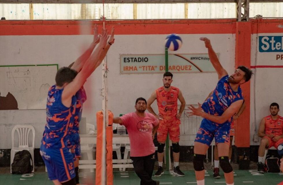 Monteros Vóley continúa con la puesta a punto para el debut en la élite del vóley