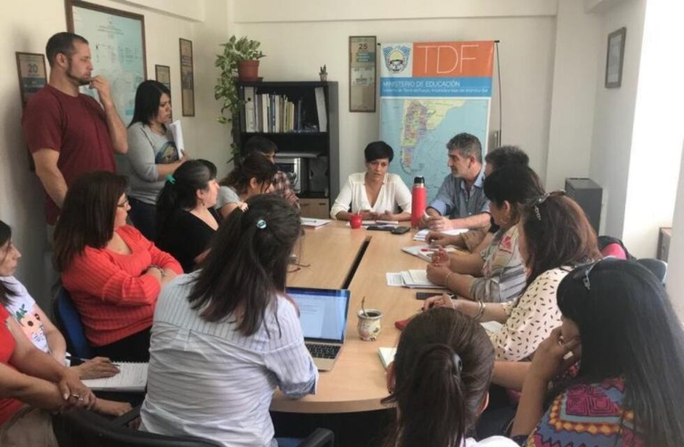 El gobierno provincial presentó una propuesta que busca equiparar los salarios docentes