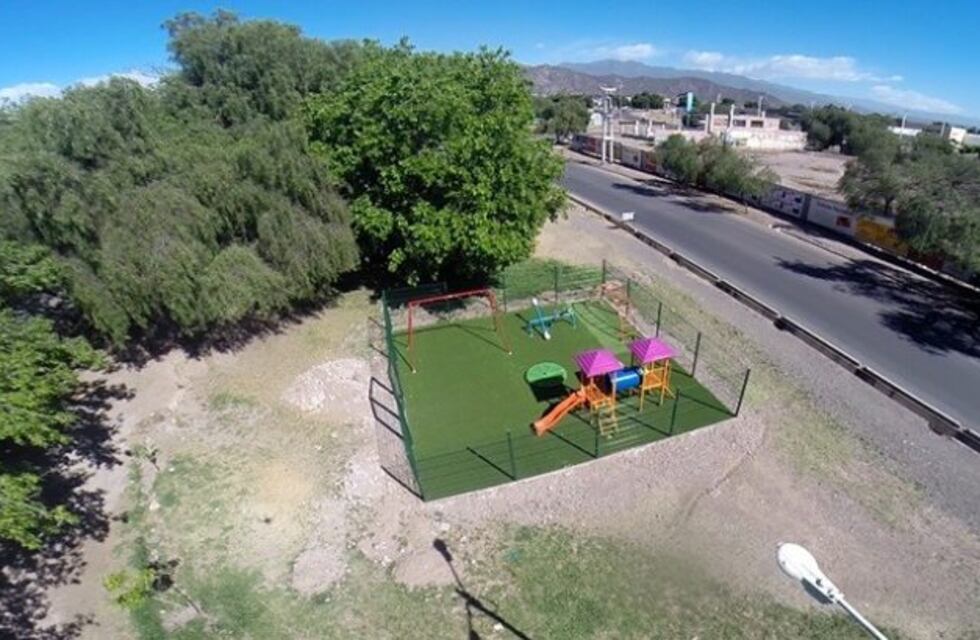 Plazas de juegos copan espacios públicos en desuso de Las Heras